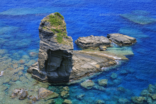 立神岩 与那国島 の写真素材 イラスト素材 アマナイメージズ