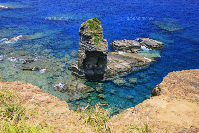 立神岩 与那国島 の写真素材 イラスト素材 アマナイメージズ