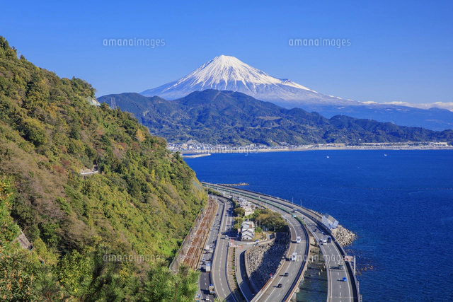 さった峠より東海道本線と国道1号と東名高速道路と富士山[25516050074