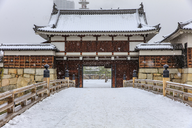雪の広島城 御門橋と表御門[25516050288]の写真・イラスト素材｜アマナ