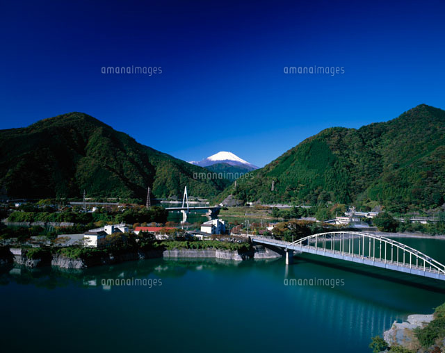 丹沢湖と富士山 山北町[25532008487]の写真・イラスト素材｜アマナ
