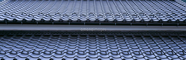 蔵の屋根瓦 の写真素材 イラスト素材 アマナイメージズ