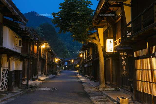 妻籠宿の夜景[25538011275]の写真・イラスト素材｜アマナイメージズ