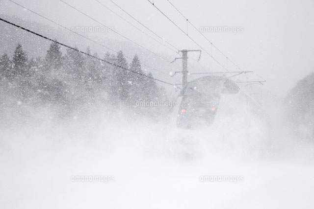 秋田新幹線こまち号e3系 の写真素材 イラスト素材 アマナイメージズ