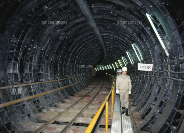 京都市営地下鉄東西線の工事現場 の写真素材 イラスト素材 アマナイメージズ