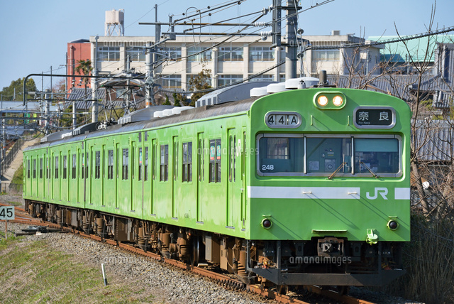 103系普通電車 の写真素材 イラスト素材 アマナイメージズ