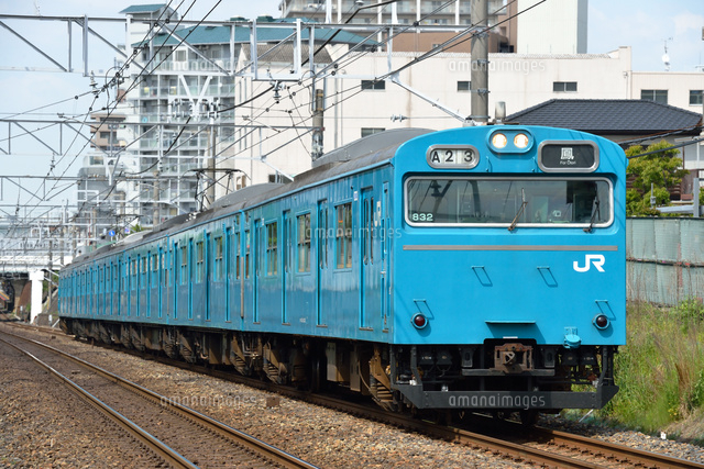 阪和線の103系普通電車（高窓車）[25668002427]の写真・イラスト素材