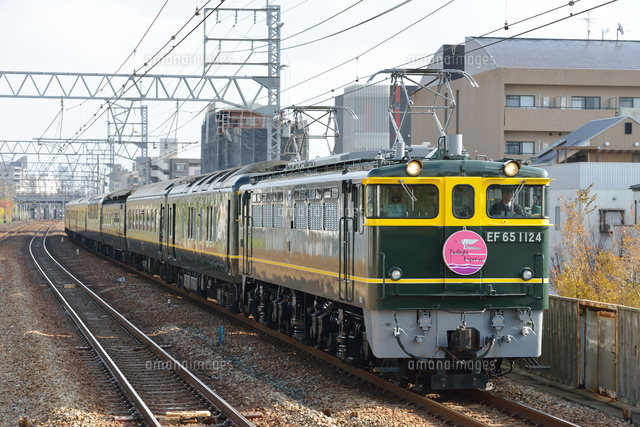 東海道本線のEF65（特トワ色）牽引特別なトワイライト