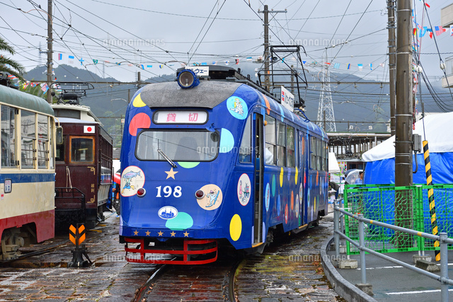 とさでん交通の198形外国電車[25668003781]の写真・イラスト素材