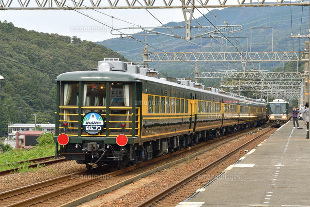 EF81牽引サロンカーなにわ（琵琶湖一周号）[25668003916]の写真