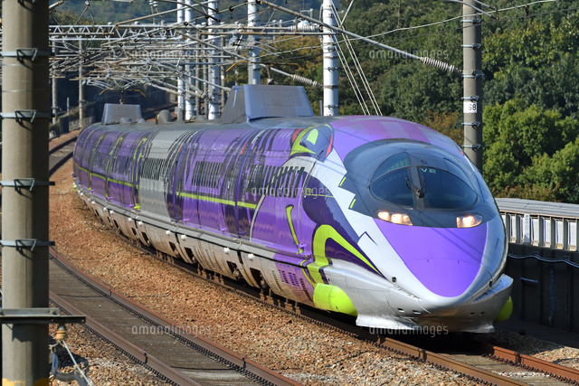 カーブを曲がる500系こだまタイプエヴァ の写真素材 イラスト素材 アマナイメージズ