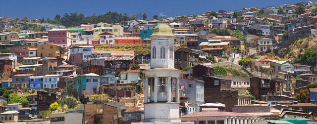 丘の住宅街 街並み 建物 神社 寺 教会 Ganref