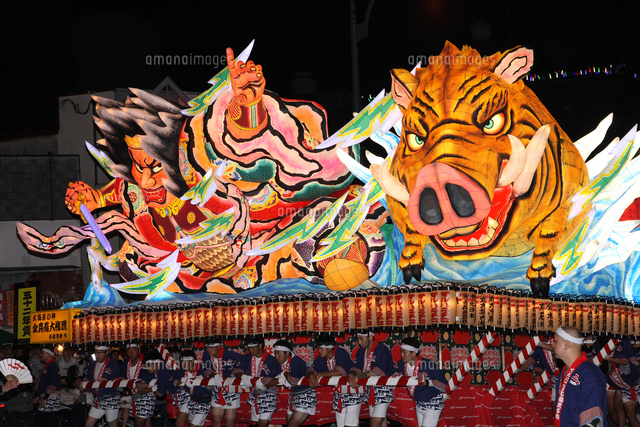 青森ねぶた祭曳き手とねぶた[25739023042]の写真・イラスト素材