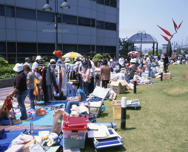 フリーマーケット の写真素材 イラスト素材 アマナイメージズ