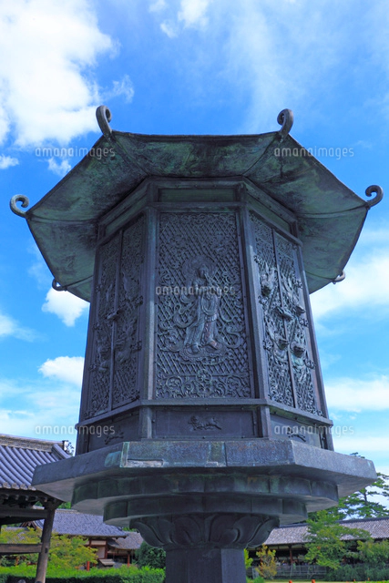 東大寺金銅八角燈籠の音声菩薩像のレプリカ 東大寺金銅八角燈籠の音声菩薩像のレプリカ - メルカリ