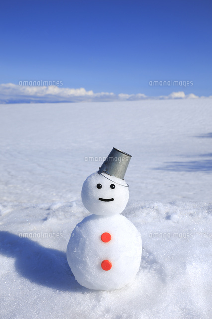冬の丘と雪だるま の写真素材 イラスト素材 アマナイメージズ 冬の丘と雪だるま の写真素材 イラスト素材 アマナイメージズ