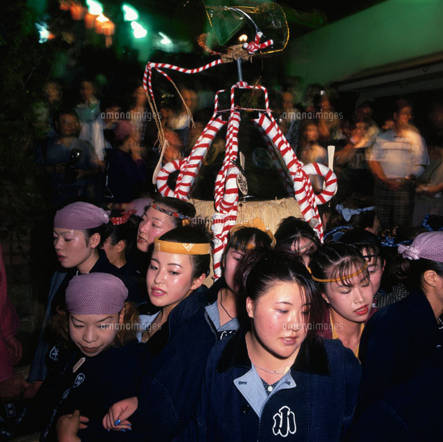 伊香保祭の女樽みこし の写真素材 イラスト素材 アマナイメージズ