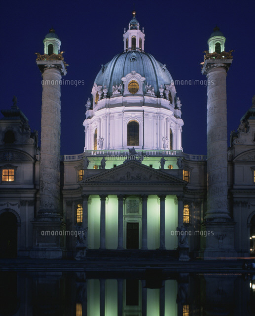 カールス教会の夜景 の写真素材 イラスト素材 アマナイメージズ
