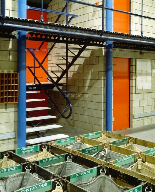 Hemel Hempstead Post Office HQ[25937005490]の写真素材・イラスト素材｜アマナイメージズ