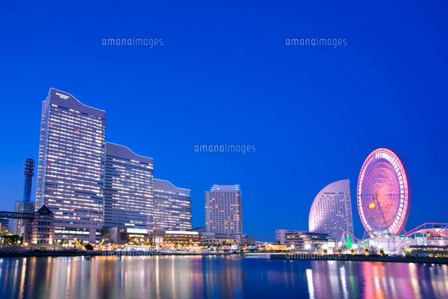 みなとみらいとクイーンズスクエア横浜の夜景[25991001493]の写真