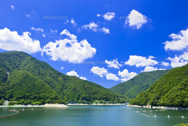 丹沢湖[25991002970]の写真・イラスト素材｜アマナイメージズ