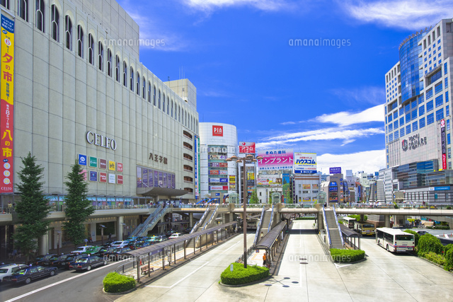 八王子駅と駅前広場 の写真素材 イラスト素材 アマナイメージズ