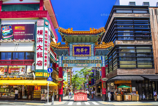 横浜中華街の善隣門 の写真素材 イラスト素材 アマナイメージズ