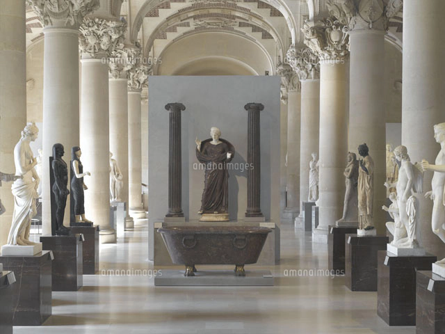 ルーヴル美術館 (スフィンクスの中庭)[26004018842]の写真・イラスト