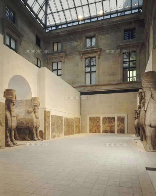 ルーヴル美術館 (スフィンクスの中庭)[26004018842]の写真・イラスト