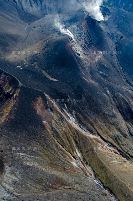 十勝岳噴火口[26058017156]の写真・イラスト素材｜アマナイメージズ