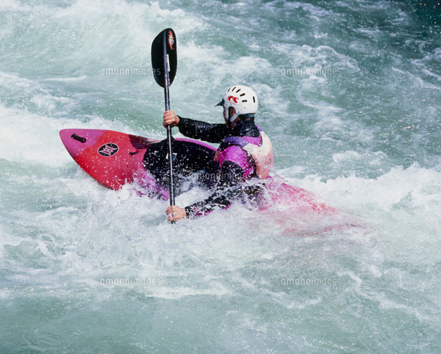 春の北山川のカヌー の写真素材 イラスト素材 アマナイメージズ