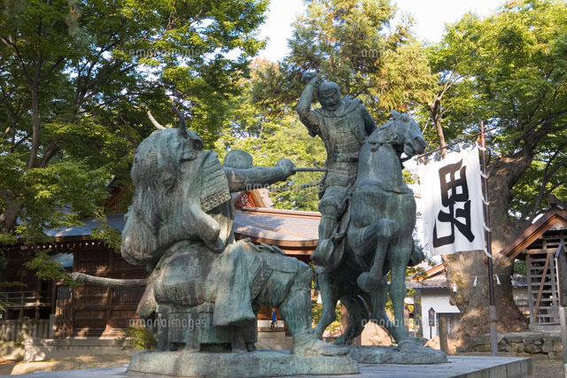 川中島古戦場 竹田信玄と上杉謙信像[26063002767]の写真・イラスト素材