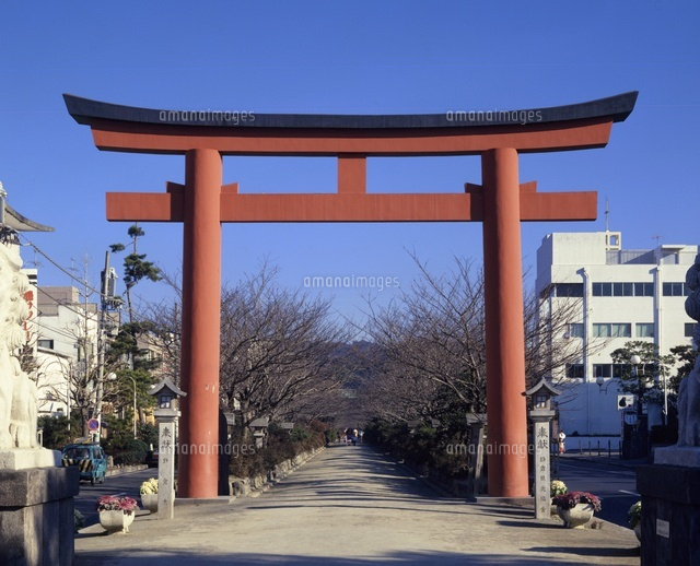 鶴岡八幡宮 二ノ鳥居 の写真素材 イラスト素材 アマナイメージズ 鶴岡八幡宮 二ノ鳥居 の写真素材 イラスト素材 アマナイメージズ