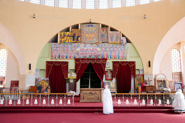 エチオピア紀行 １１９ 新旧２つの シオンの聖マリア教会 の前で 政治 現代史 進化生物学 人類学 考古学 旅行 映画 メディアなどのブログ 楽天ブログ