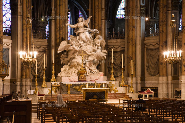 ノートルダム大聖堂の祭壇 の写真素材 イラスト素材 アマナイメージズ