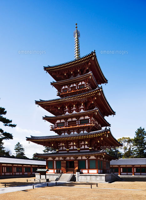 薬師寺の西塔 の写真素材 イラスト素材 アマナイメージズ