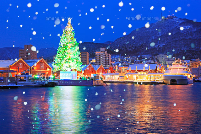 夜景のはこだてクリスマスファンタジーと金森倉庫 の写真素材 イラスト素材 アマナイメージズ