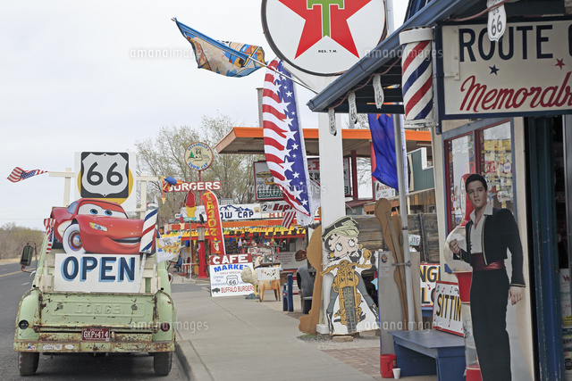 ルート70のセリグマンの町 の写真素材 イラスト素材 アマナイメージズ ルート70のセリグマンの町 の写真素材 イラスト素材 アマナイメージズ