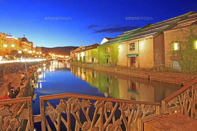 小樽運河の夜景[26105013614]の写真・イラスト素材｜アマナイメージズ