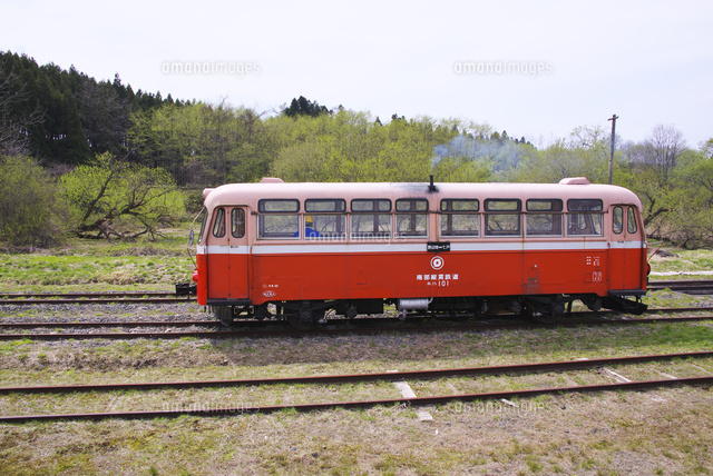 南部縦貫鉄道のレールバス の写真素材 イラスト素材 アマナイメージズ