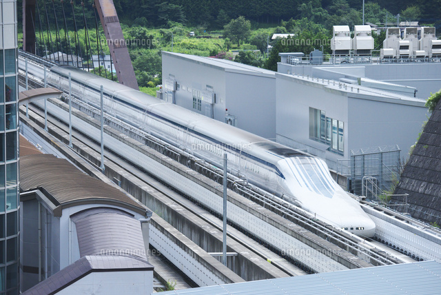 山梨リニア実験線のリニア の写真素材 イラスト素材 アマナイメージズ