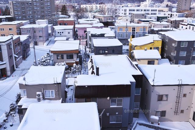 無落雪屋根の写真素材 ストックフォト アマナイメージズ