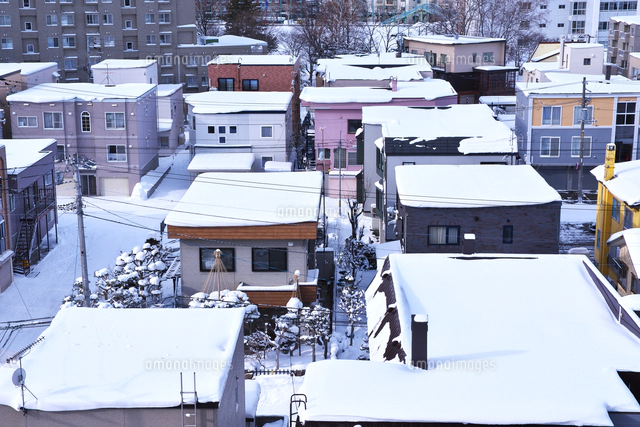 無落雪屋根の写真素材 ストックフォト アマナイメージズ