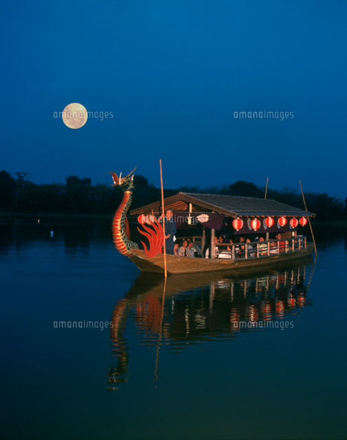 大覚寺観月の夕べ の写真素材 イラスト素材 アマナイメージズ