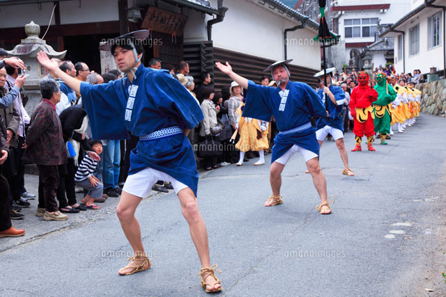 金峯山寺の花供会式 大名行列と奴行列 の写真素材 イラスト素材 アマナイメージズ