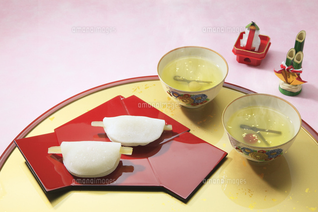 花びら餅と大福茶 の写真素材 イラスト素材 アマナイメージズ