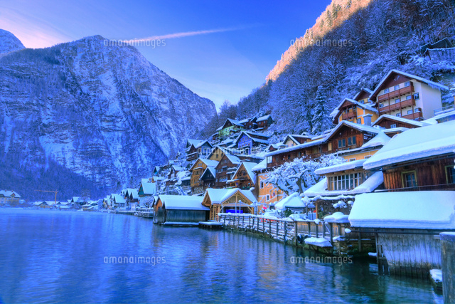 雪のハルシュタット の写真素材 イラスト素材 アマナイメージズ