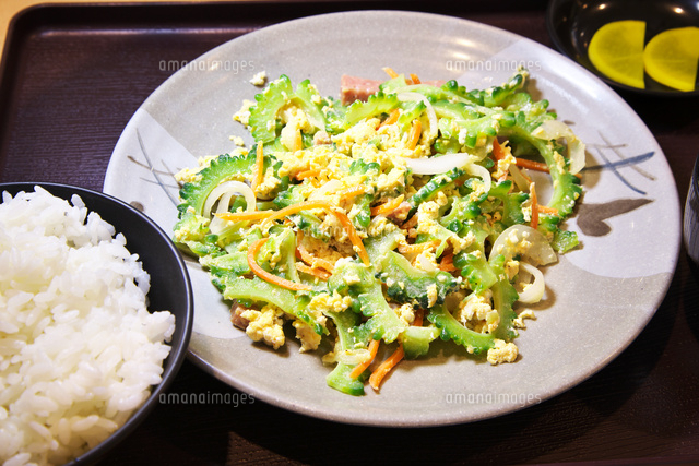 ゴーヤチャンプル の写真素材 イラスト素材 アマナイメージズ