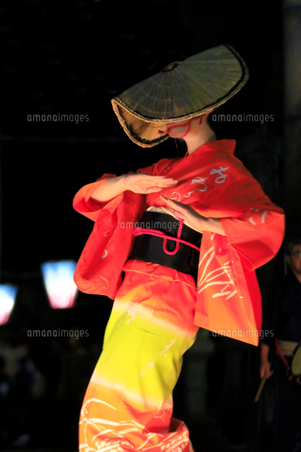 おわら風の盆[26121034954]の写真・イラスト素材｜アマナイメージズ