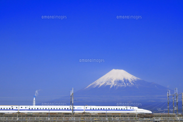 富士山と東海道新幹線[26121036870]の写真・イラスト素材｜アマナ